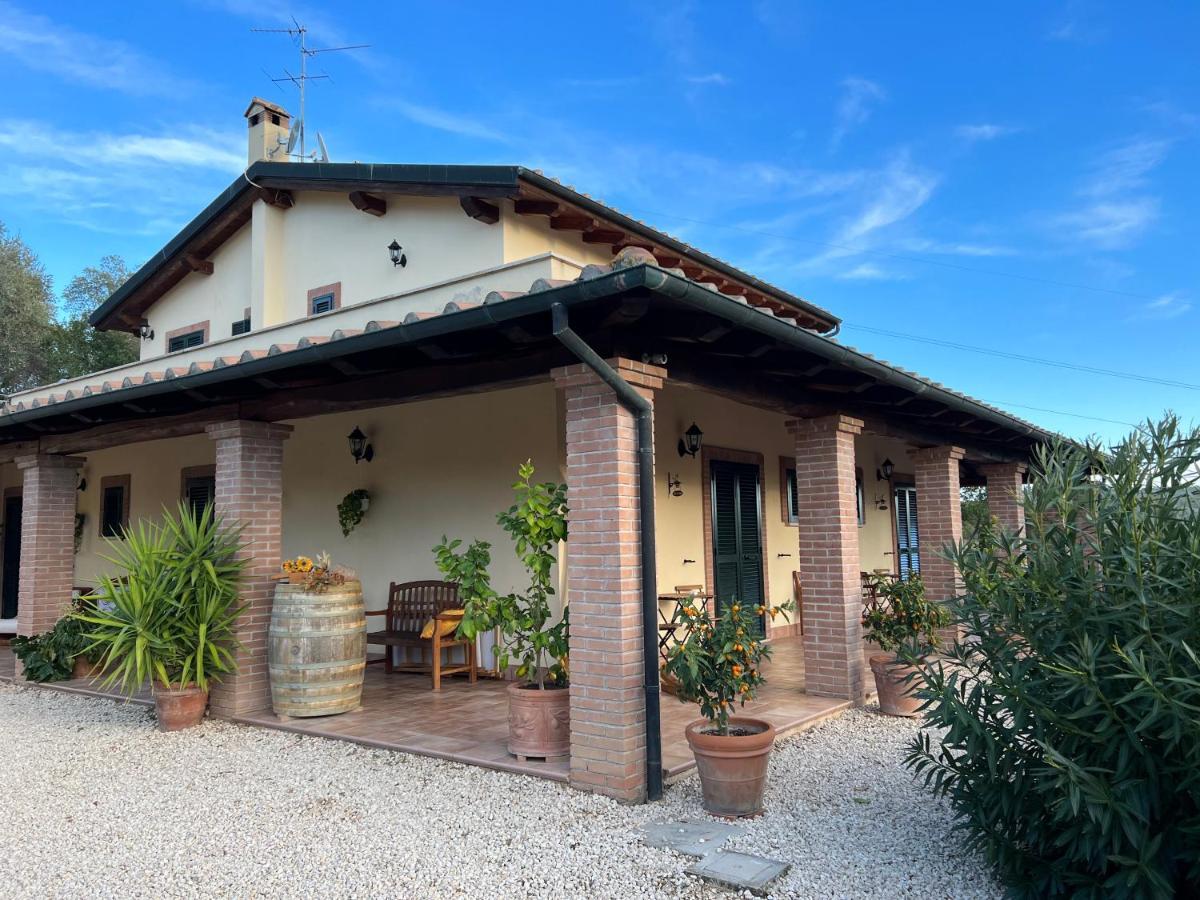 Casale Terre Rosse Bed & Breakfast Saturnia Bagian luar foto